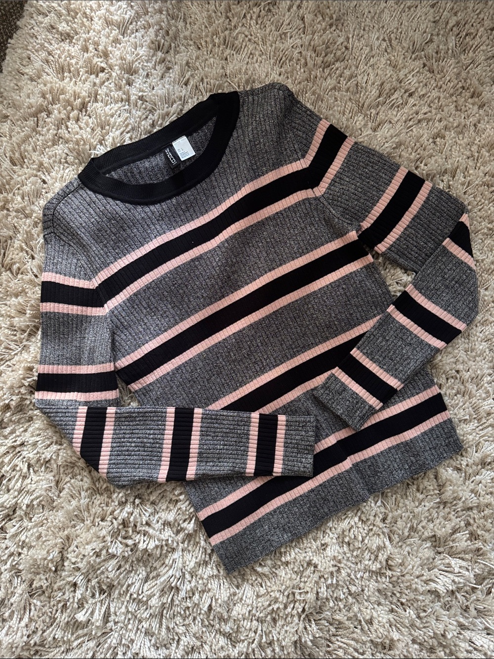 Striped Ribbed Crewneck Sweater in Gray/Pink